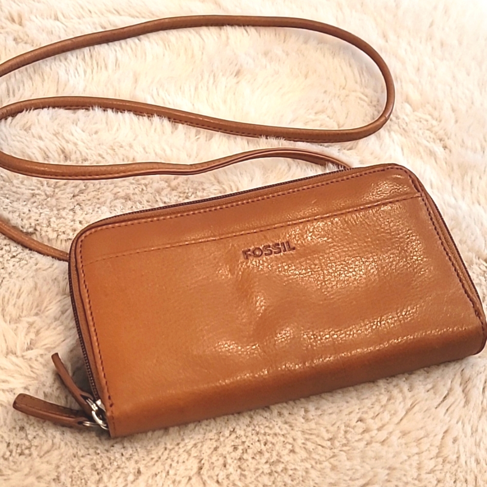 Fossil Soft Leather Crossbody Wallet Zip Around Card Slots & ID Brown Vintage